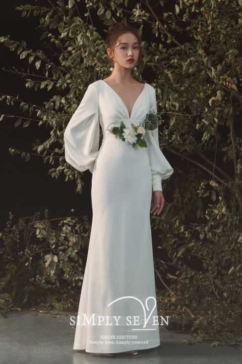 long sleeve v neck wedding dress