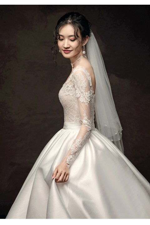 Long Sleeve Corset Back Lace Bodice Satin Skirt Ball Gown Wedding Dress with Train 